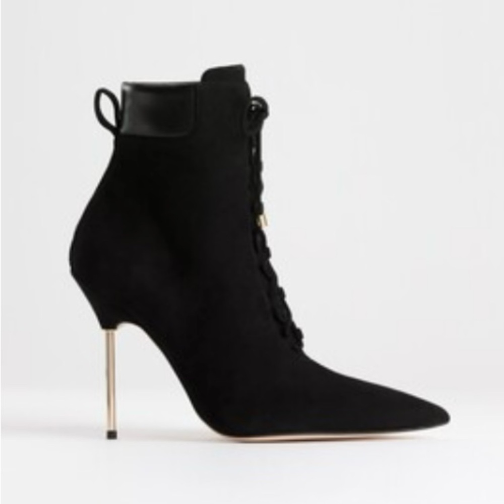 SOLD Good American Scandal Suede Lace-up Bootie Black 8.5